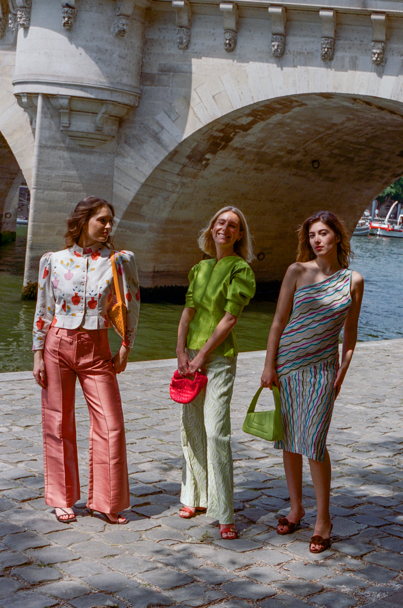 essayage de vêtements loués entre particulières