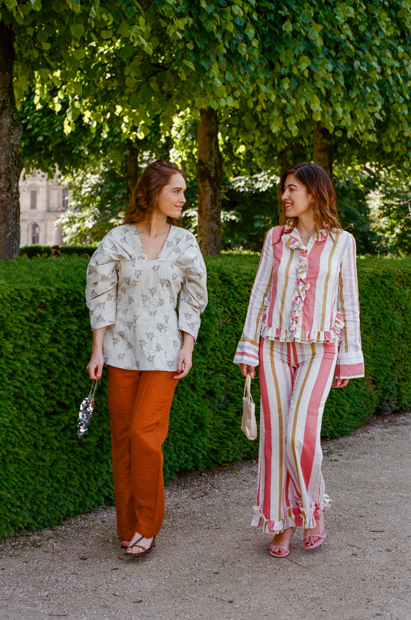 vestiaire de vêtements à louer